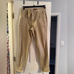 Judy Blue Khaki Denim. Great condition ❤️ wore only 2X.